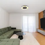 아파트 The Skyline Penthouse By Belmont Realty 자다르