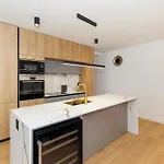 The Skyline Penthouse By Belmont Realty * 자다르