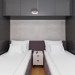 The Skyline Penthouse By Belmont Realty 아파트