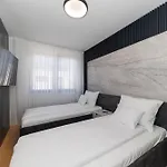 아파트 The Skyline Penthouse By Belmont Realty *