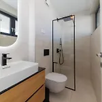 The Skyline Penthouse By Belmont Realty * 자다르