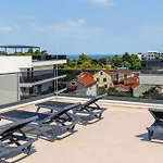 The Skyline Penthouse By Belmont Realty * 자다르