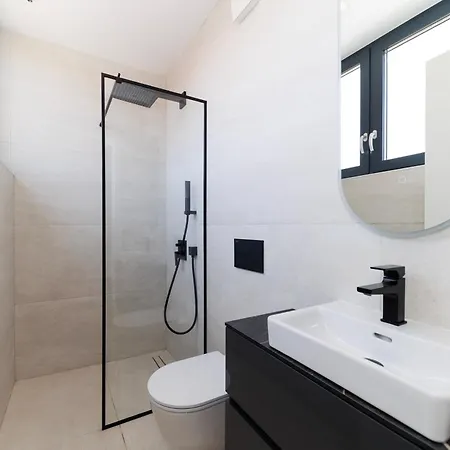 Apartmán The Skyline Penthouse By Belmont Realty