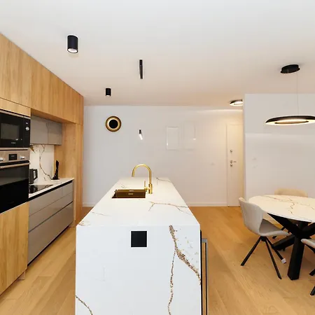 The Skyline Penthouse By Belmont Realty Apartmán