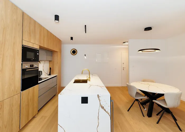 The Skyline Penthouse By Belmont Realty Appartement